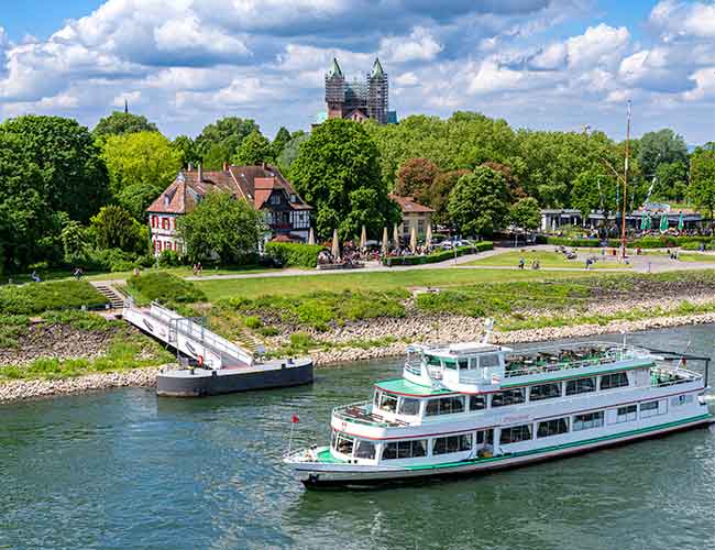 Rhein Und Altrheinfahrten Mit Dem Schiff Pfaelzerland