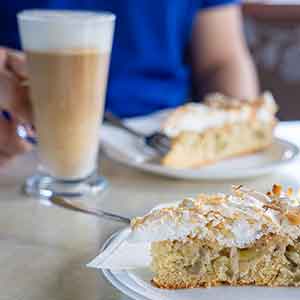 images/galerie-300/selbst-gebackener-kuchen-bei-der-schifffahrt-auf-dem-rhein-und-altrheinfahrten-mit-dem-schiff-pfaelzerland.jpg#joomlaImage://local-images/galerie-300/selbst-gebackener-kuchen-bei-der-schifffahrt-auf-dem-rhein-und-altrheinfahrten-mit-dem-schiff-pfaelzerland.jpg?width=300&height=300