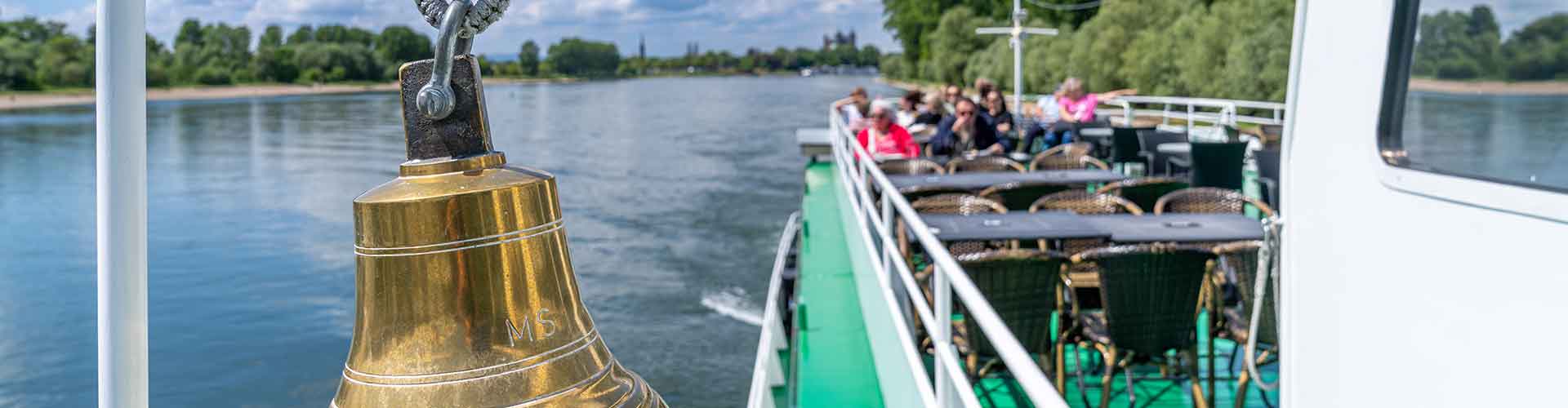 Rundfahrt Oberdeck Mit Dem Schiff Pfaelzerland Personenschifffahrt Streib In Speyer Am Rhein